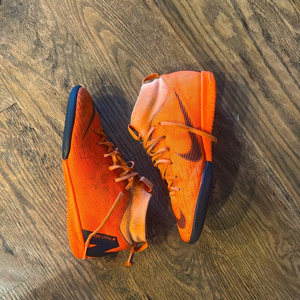 Nike Mercurial X Indoor Flat Cleats Youth 4 Orange